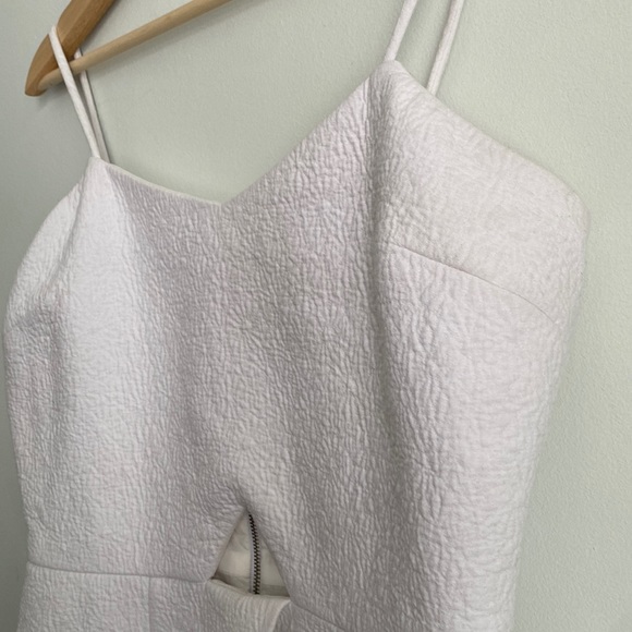 RW&Co peekaboo top - Picture 4 of 15